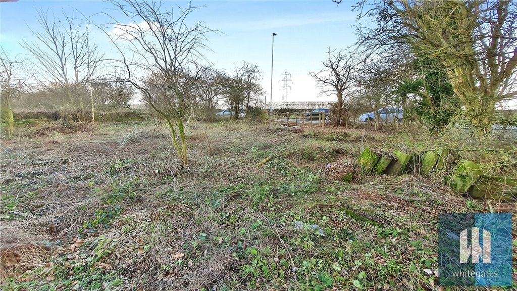 Property photo 3 of 8 Picture No. 11
