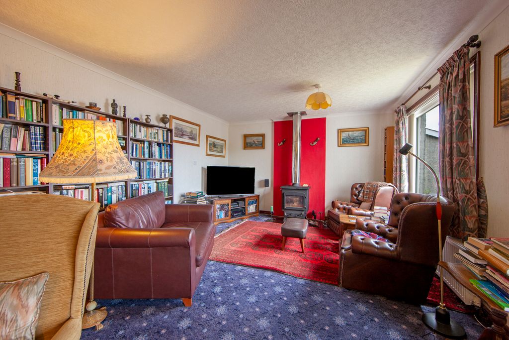 Property photo 3 of 24