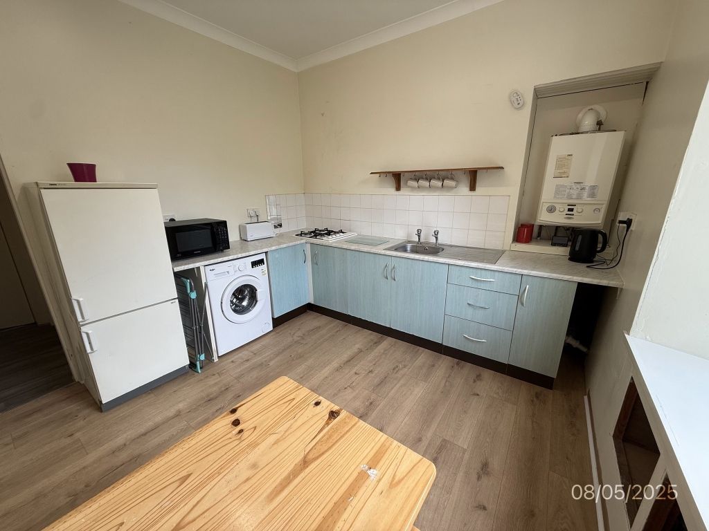 Property photo 2 of 9 Kitchen