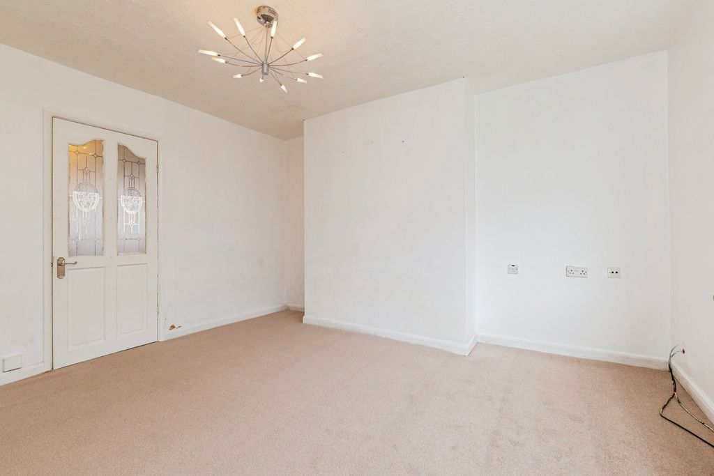Property photo 2 of 17 Photo