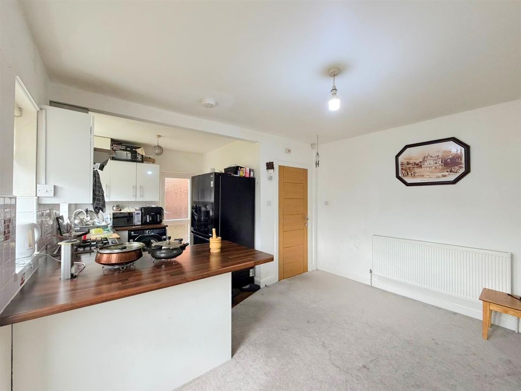 Property photo 3 of 12 Kitchen / Diner