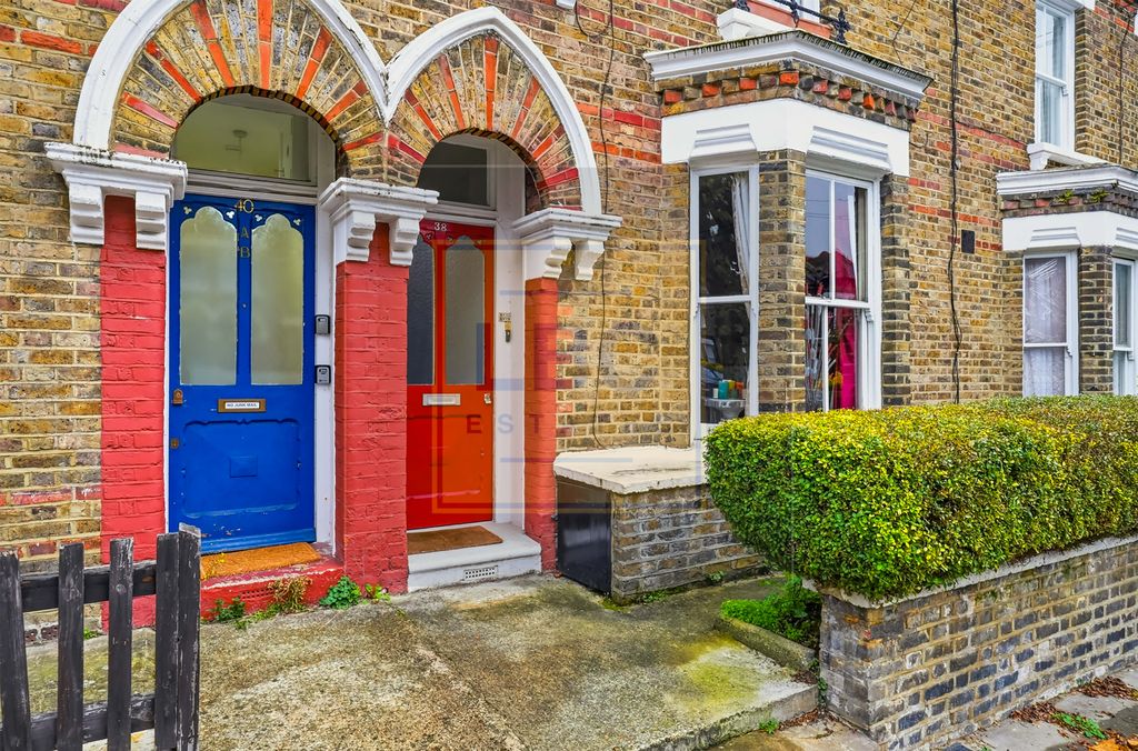 Property photo 2 of 20