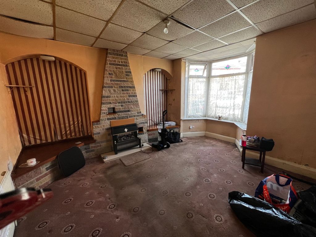 Property photo 2 of 19