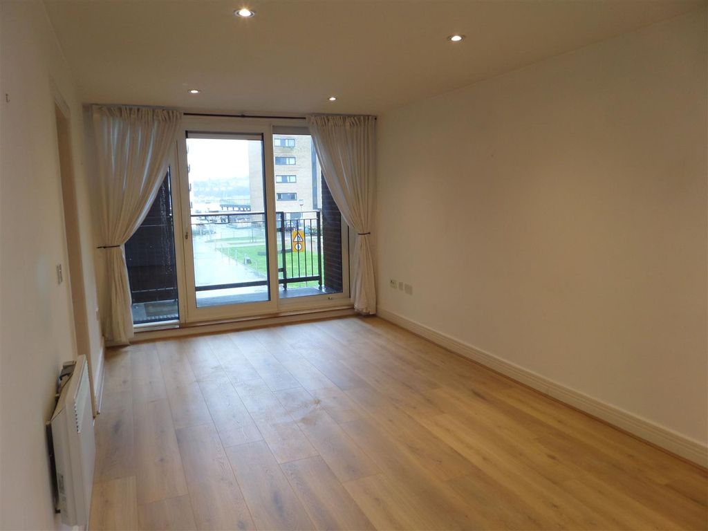 Property photo 2 of 11 Lounge2.Jpg
