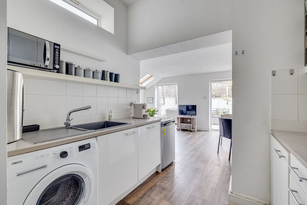 Property photo 3 of 8