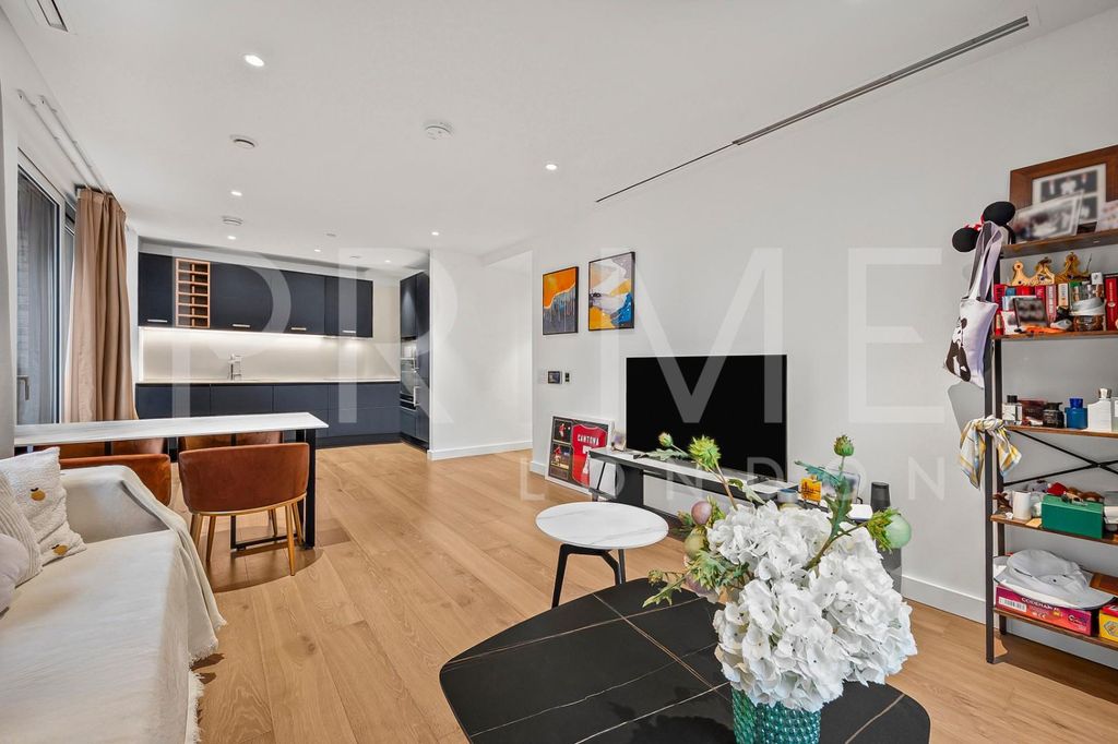 Property photo 3 of 10 Fp15.Jpg