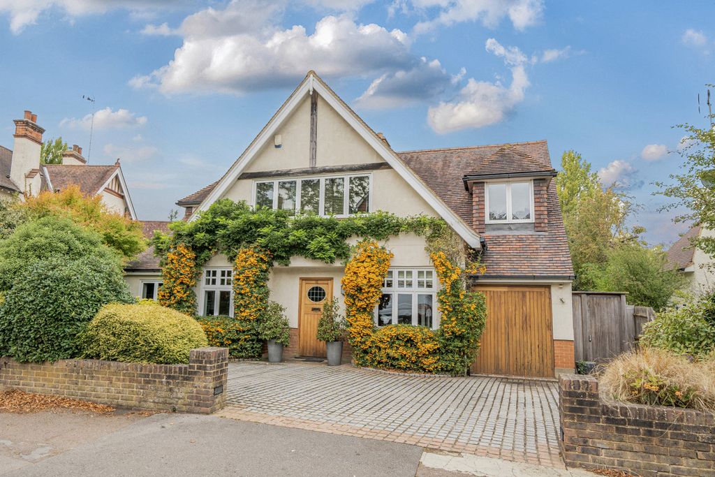 Property photo 2 of 20