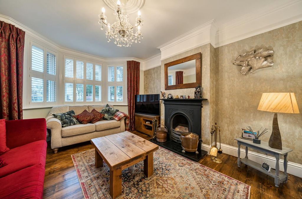 Property photo 2 of 20 Davidson Frost-Wellings, Dfw, High Road, Bushey, R