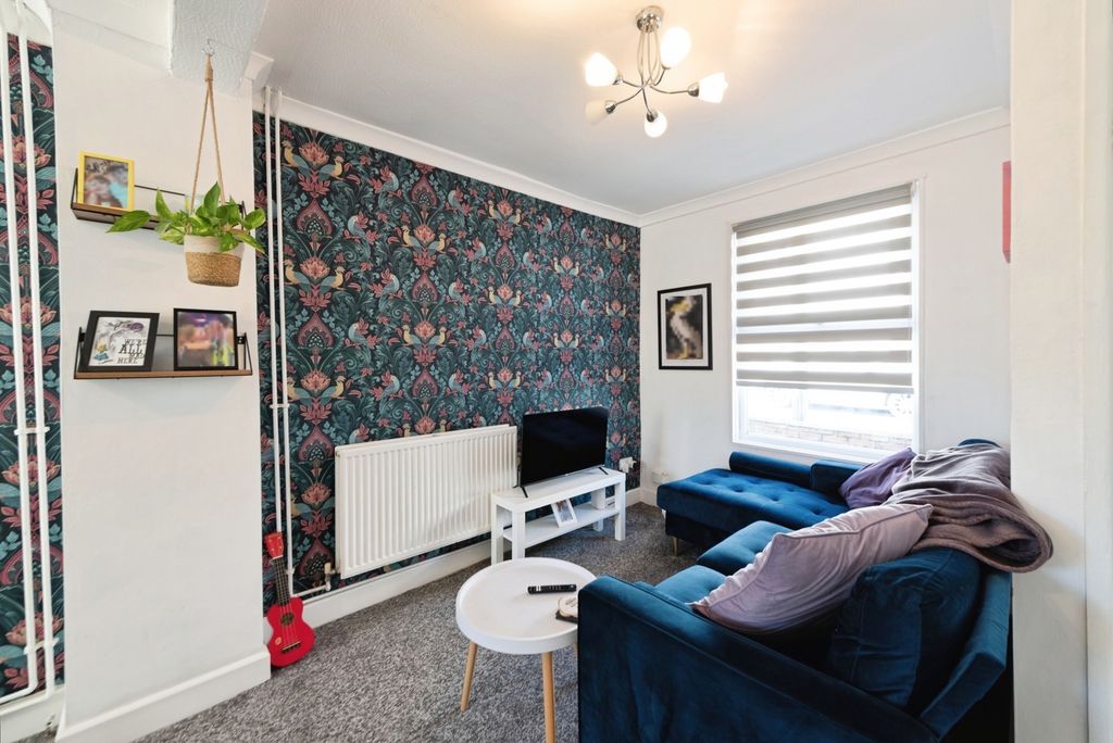 Property photo 2 of 15 Pbox-Img.Jpg