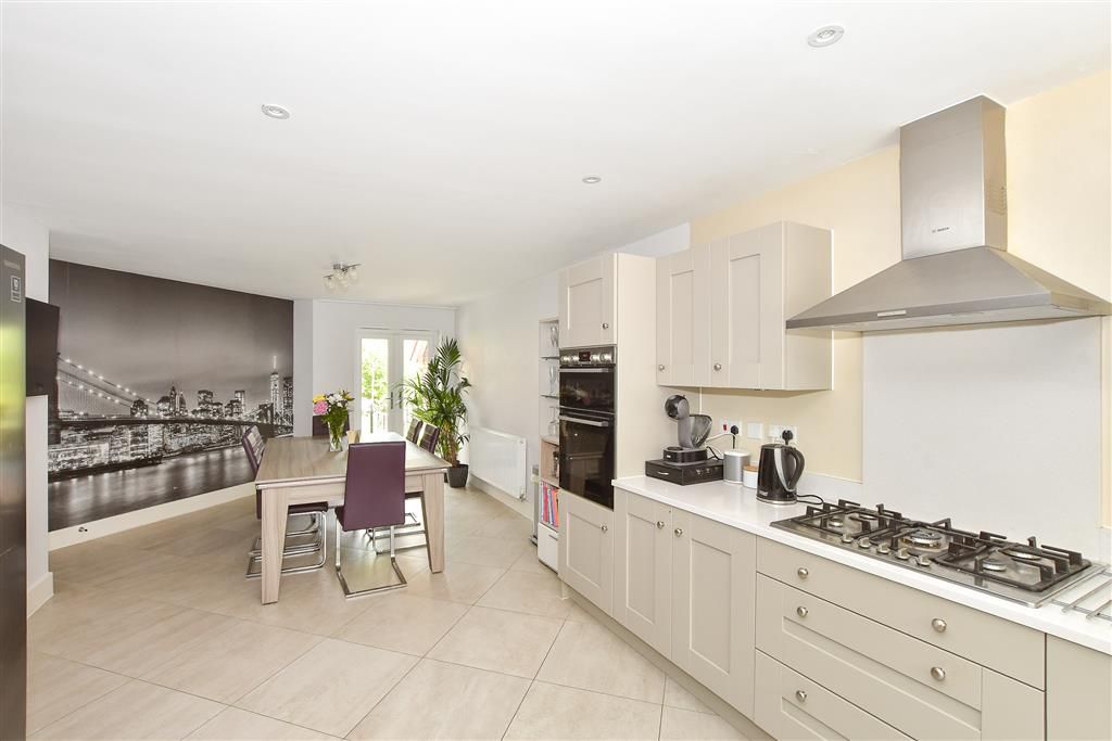 Property photo 3 of 17 Kitchen/Dining Room