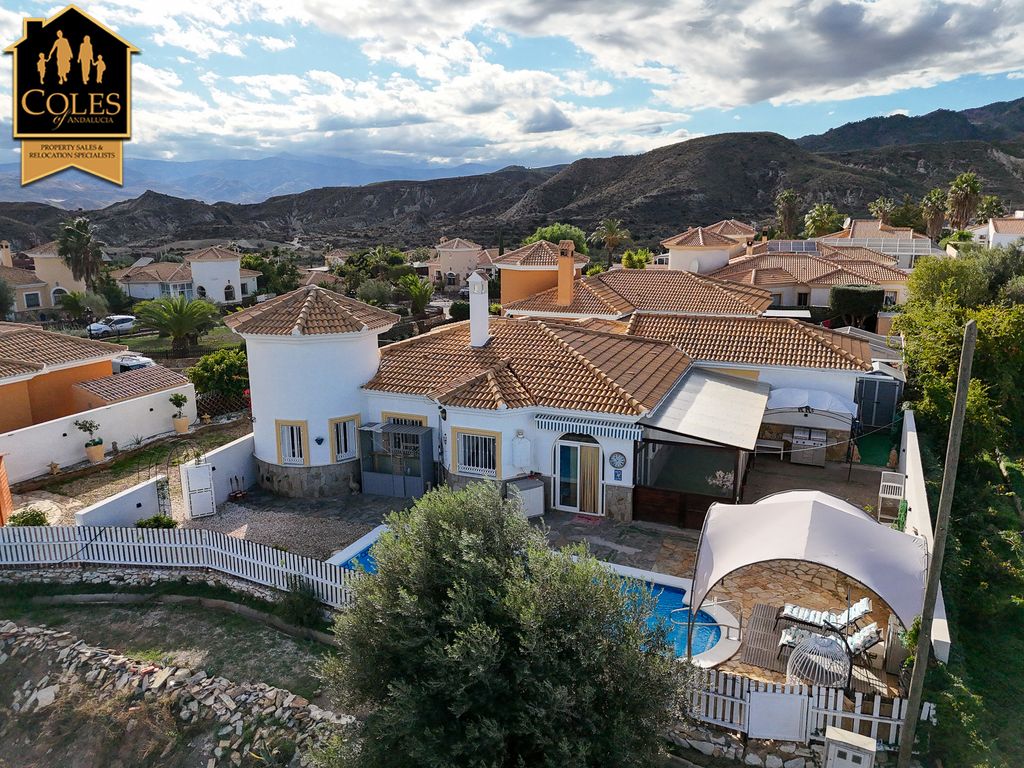 Property photo 3 of 35