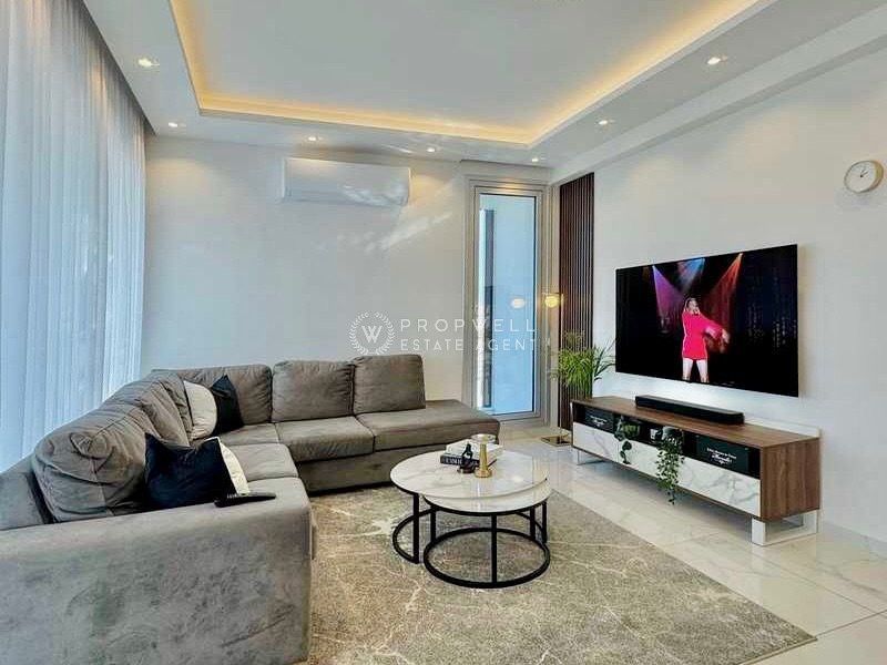 Property photo 3 of 12