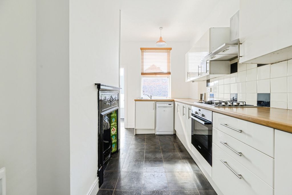 Property photo 3 of 26 Pbox-Img.Jpg