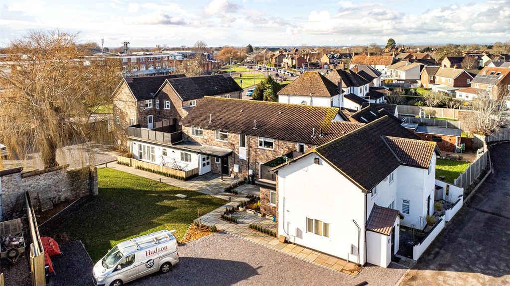 Property photo 2 of 14 External