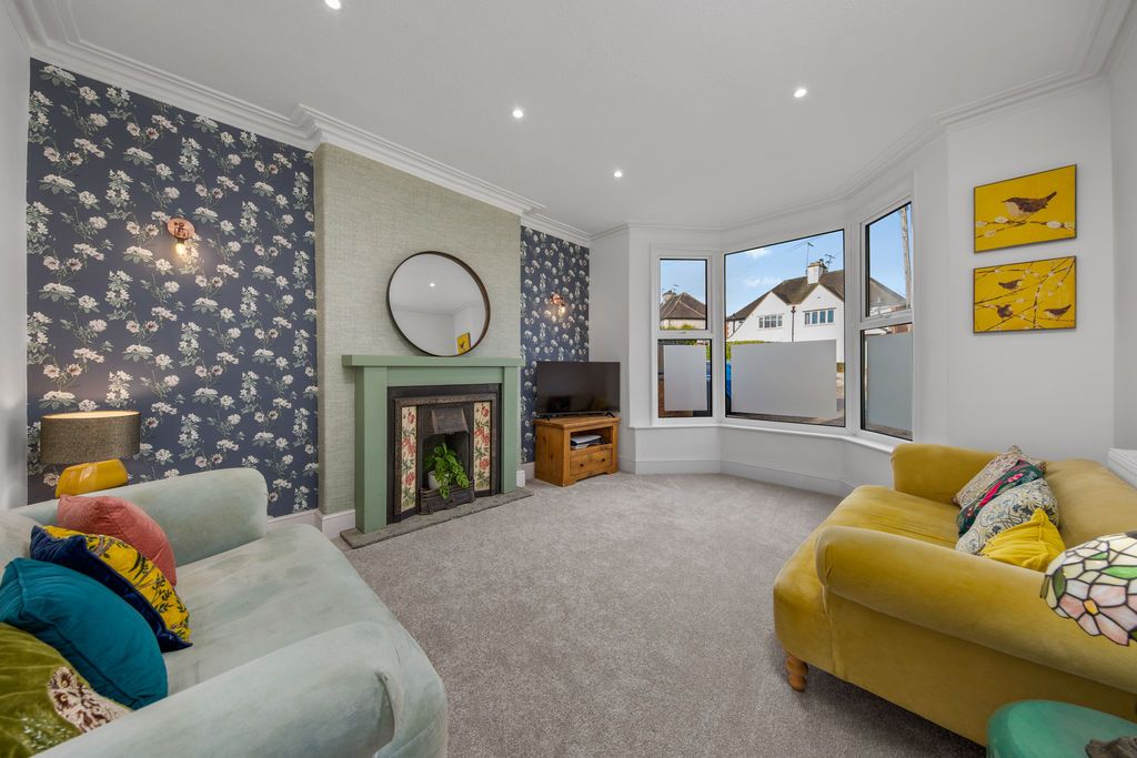 Property photo 2 of 27 Living Room