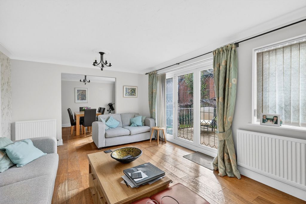 Property photo 2 of 25