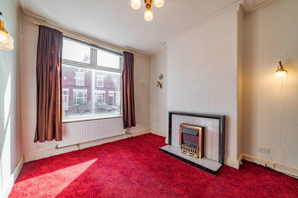 Property photo 2 of 17