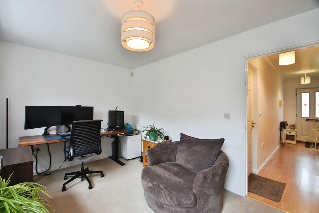 Property photo 3 of 28 Pbox-Img.Jpg