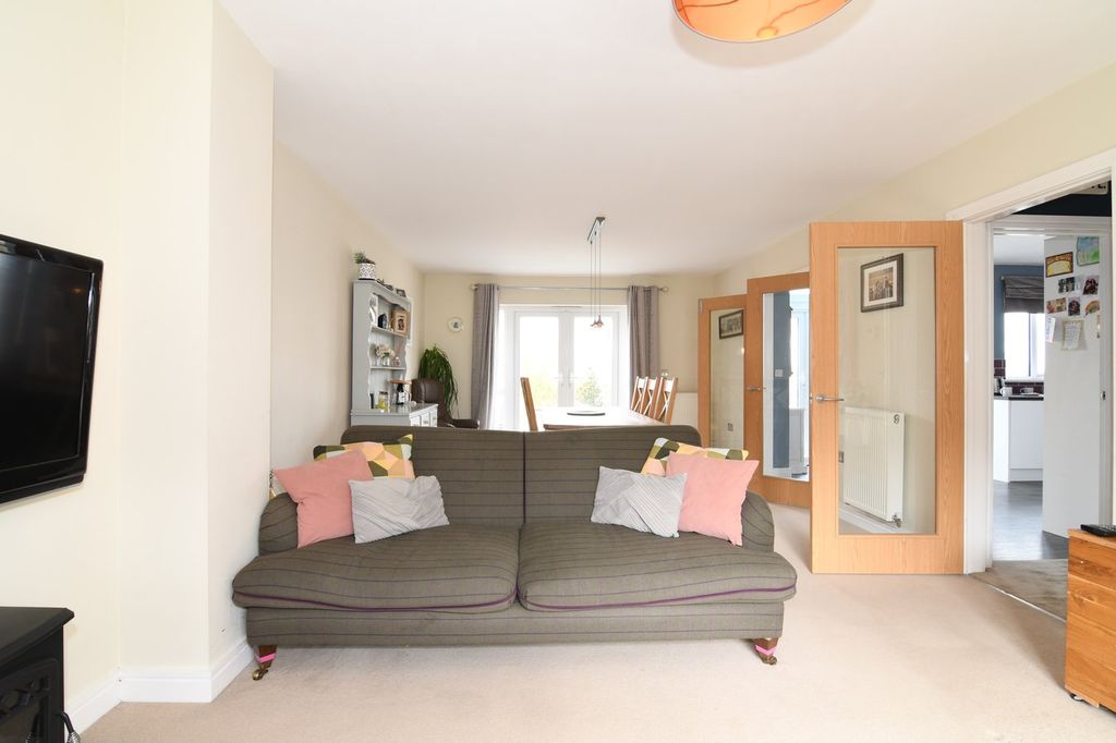 Property photo 3 of 24