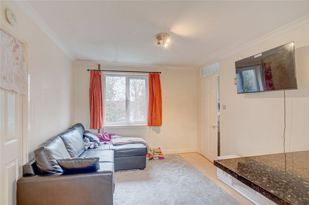 Property photo 3 of 5 Reception