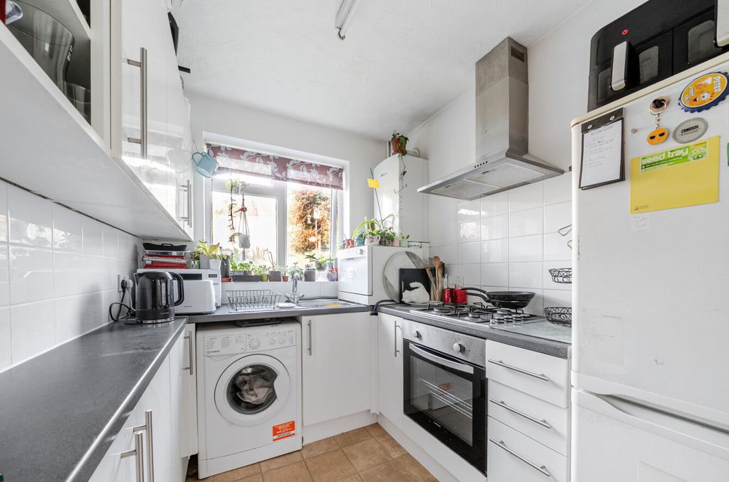 Property photo 2 of 11 1436629-12-69Cec3...