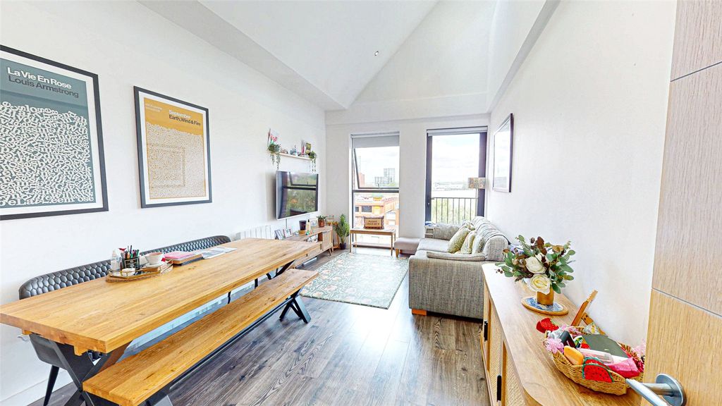 Property photo 1 of 15 Picture No. 02