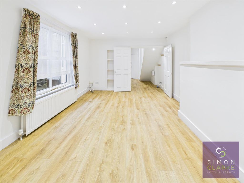 Property photo 2 of 13 Cam05425G0-Pr0086-Still016.Jpg