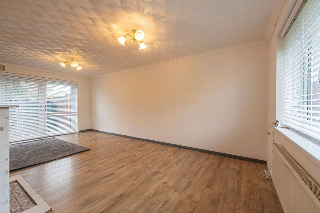 Property photo 3 of 32