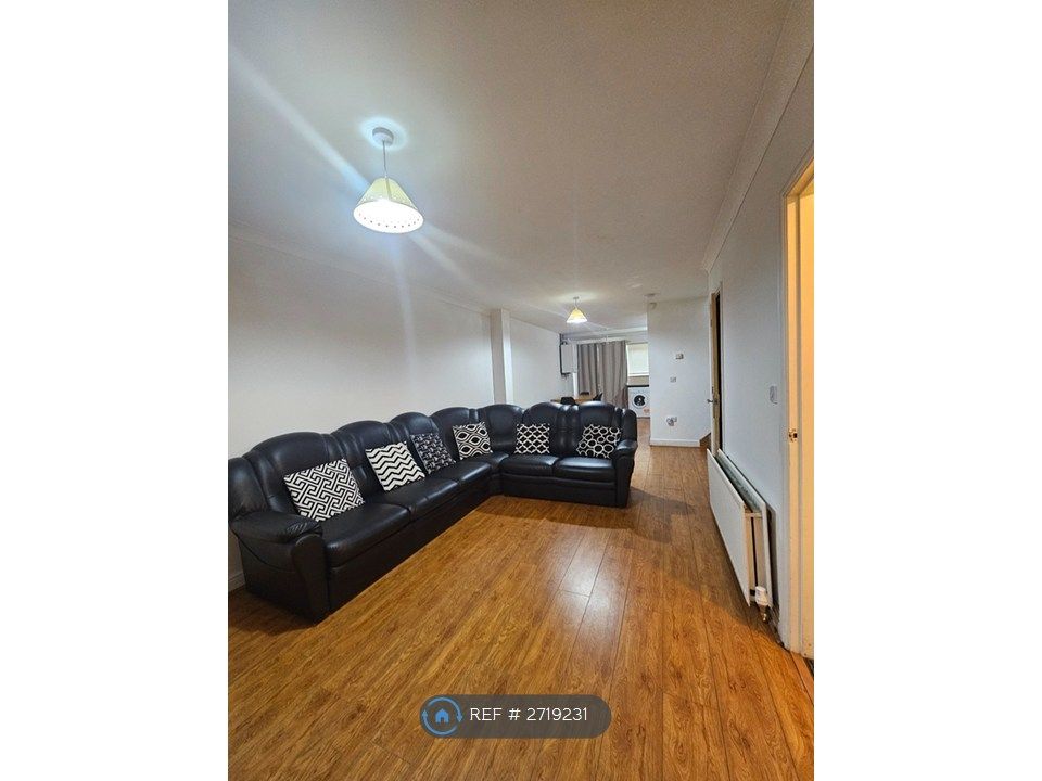 Property photo 2 of 26