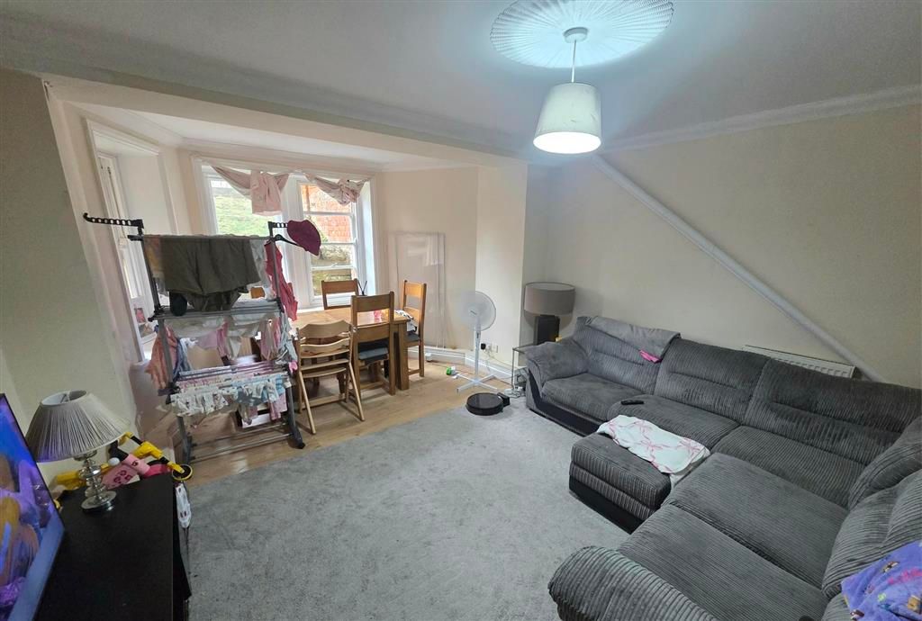 Property photo 3 of 7 Lounge