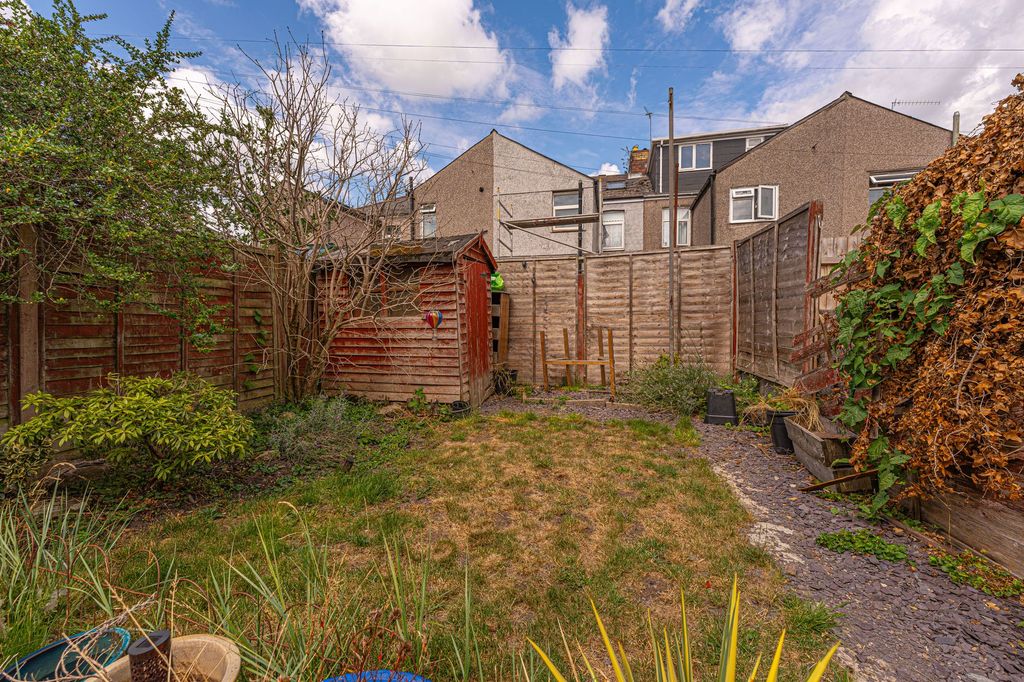 Property photo 2 of 24
