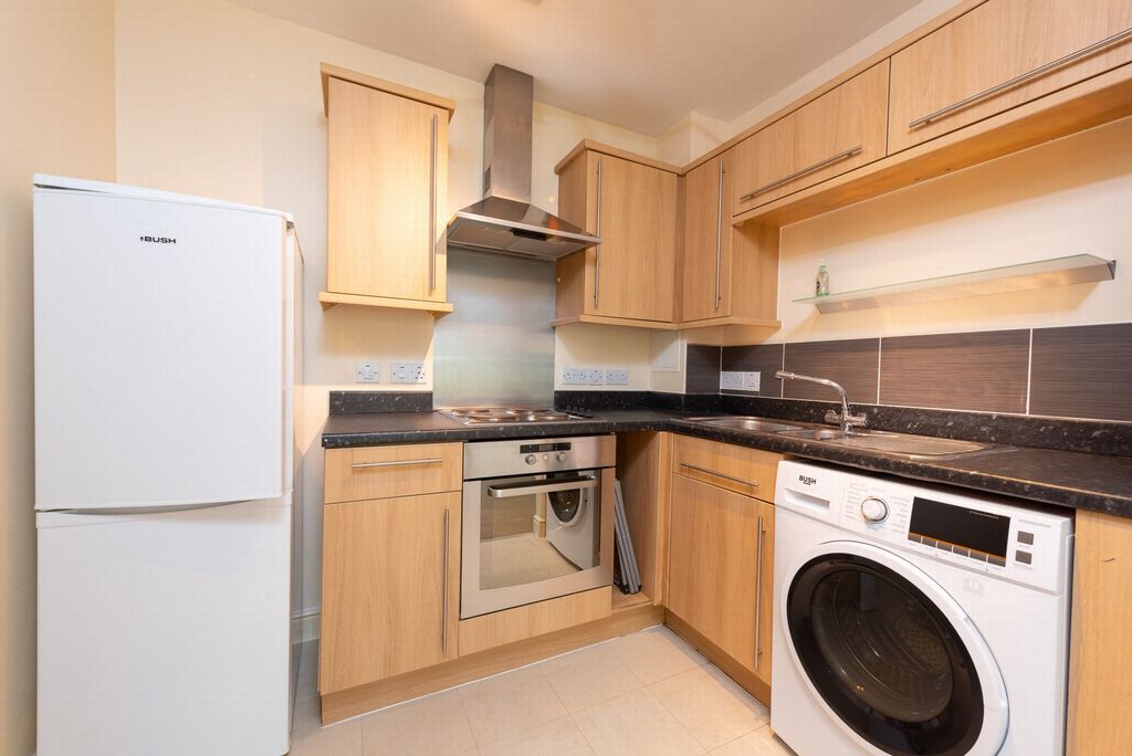 Property photo 2 of 8 Kitchen