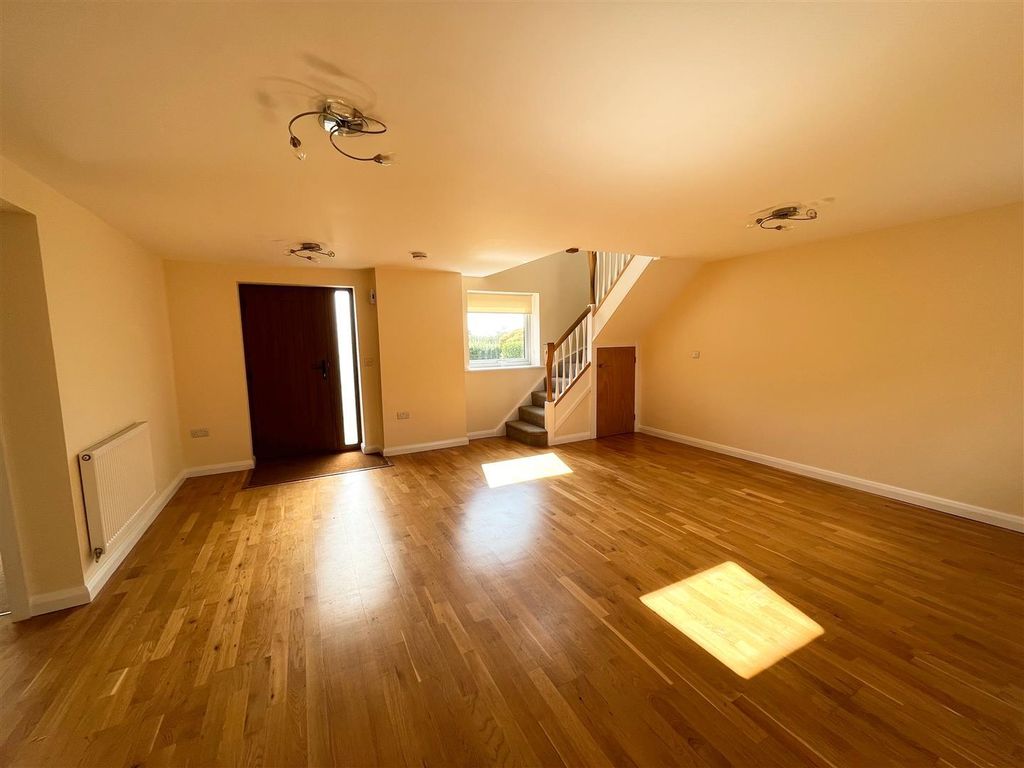 Property photo 3 of 24