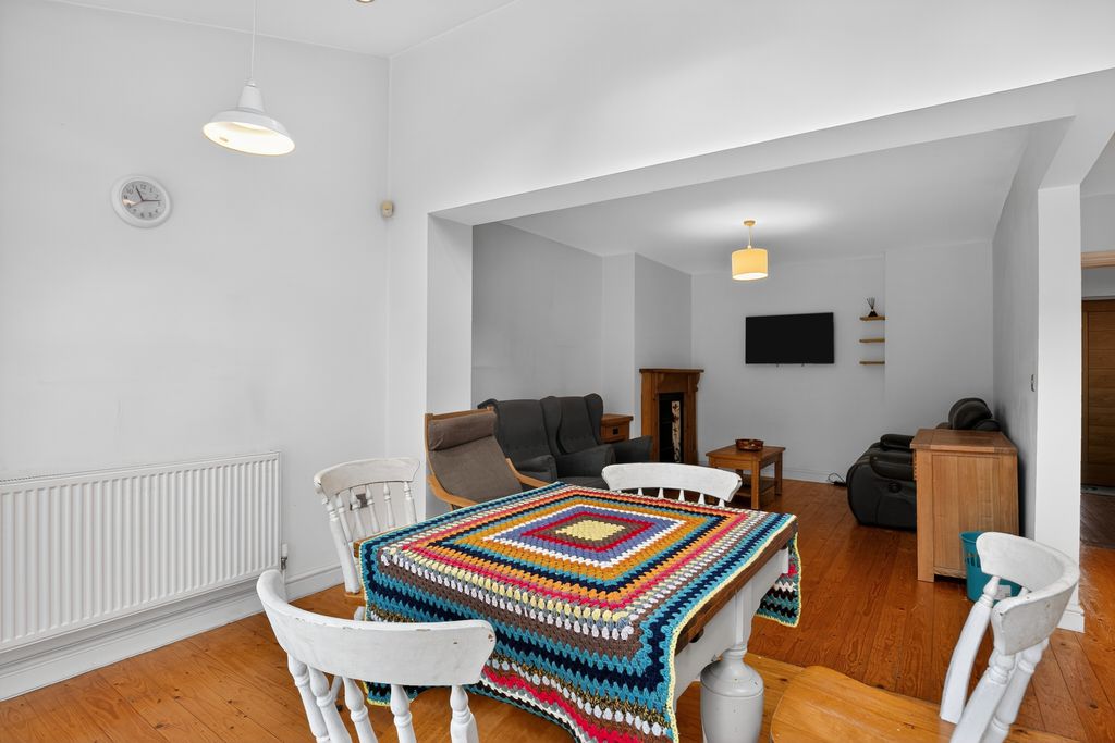 Property photo 3 of 42