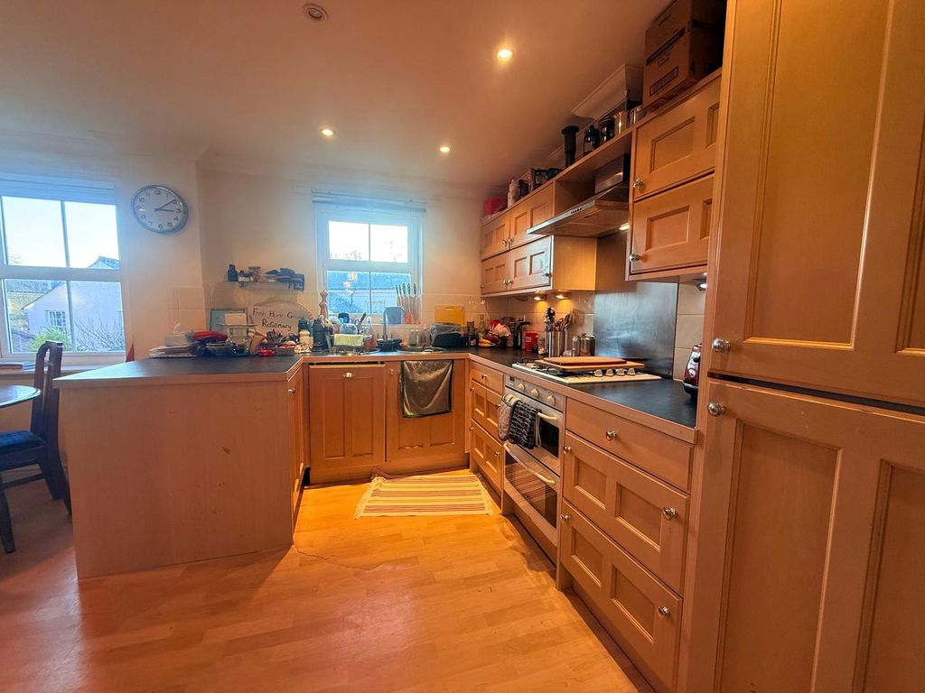 Property photo 2 of 16 Image