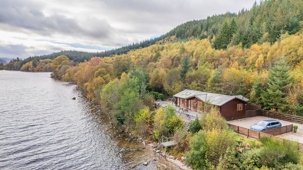 Property photo 1 of 28