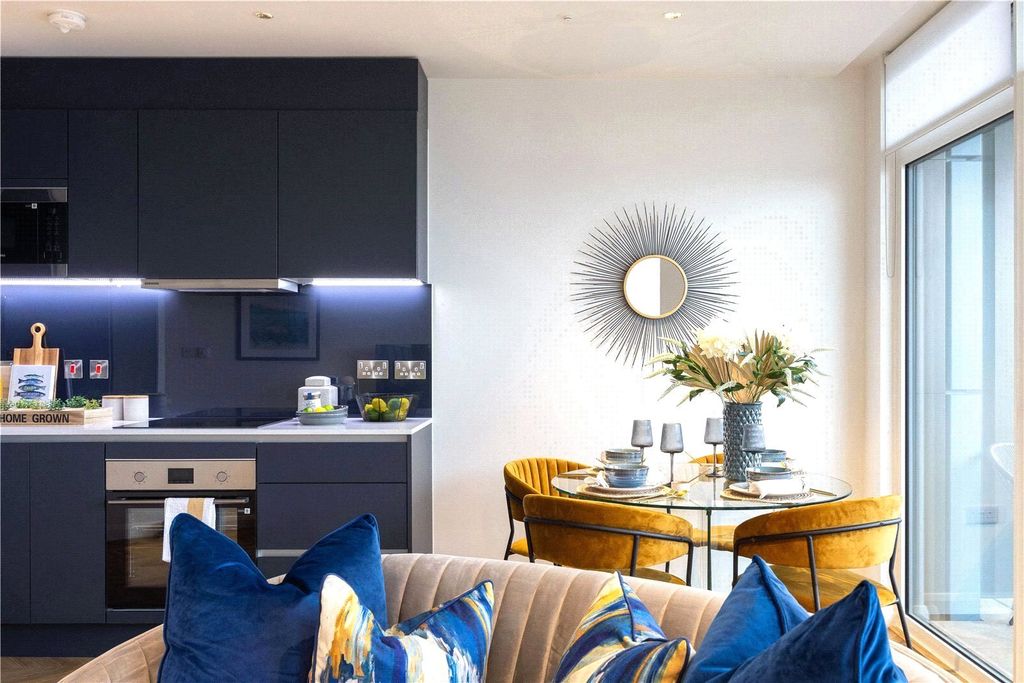 Property photo 3 of 13 Living Room