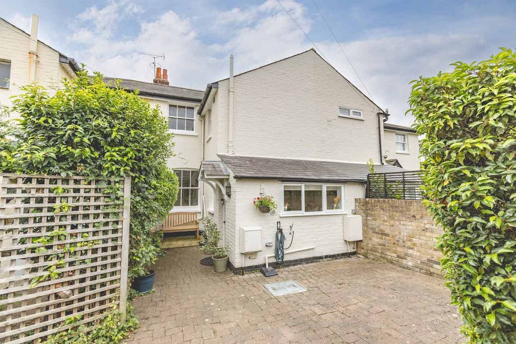 Property photo 1 of 24