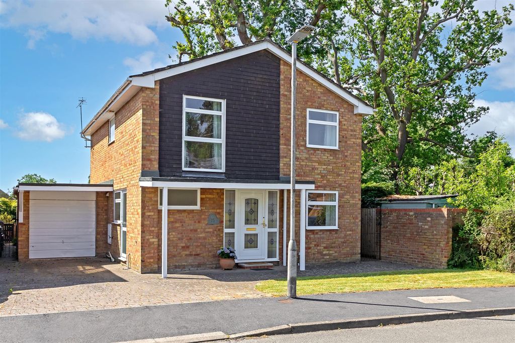 Property photo 1 of 19 15Lyndonmead-9.Jpg