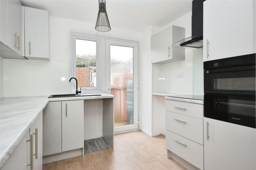 Property photo 2 of 10 Picture No. 04