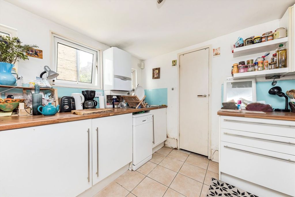 Property photo 3 of 5