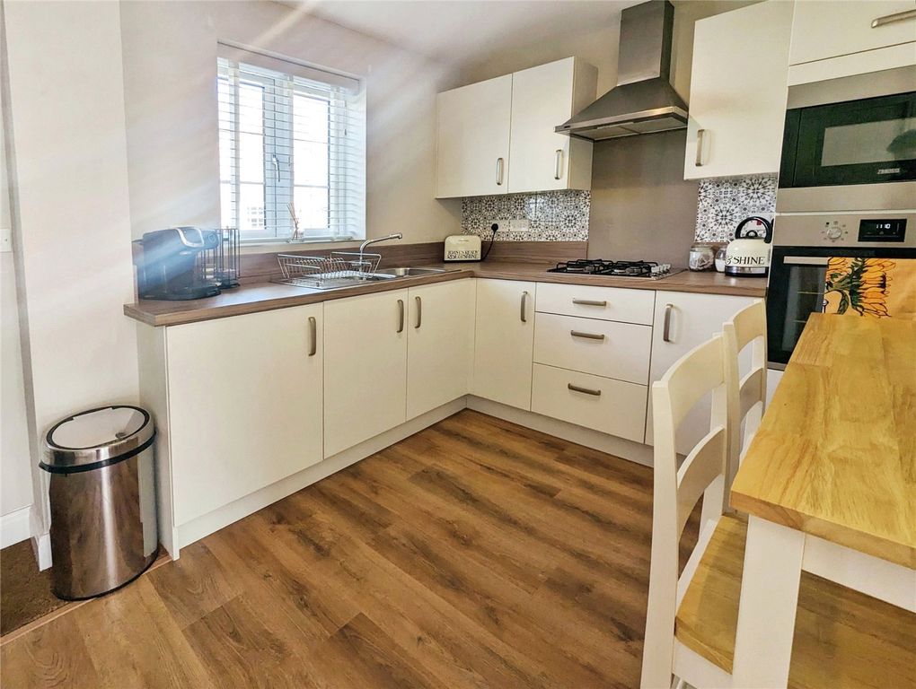 Property photo 2 of 9 Kitchen