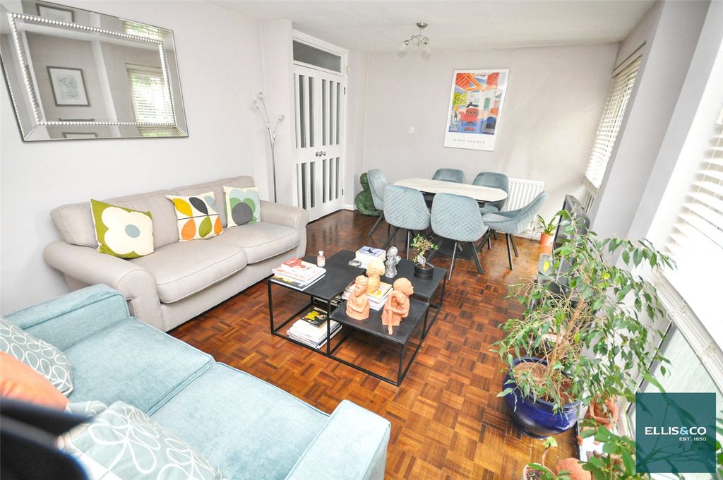 Property photo 1 of 17 Picture No. 23