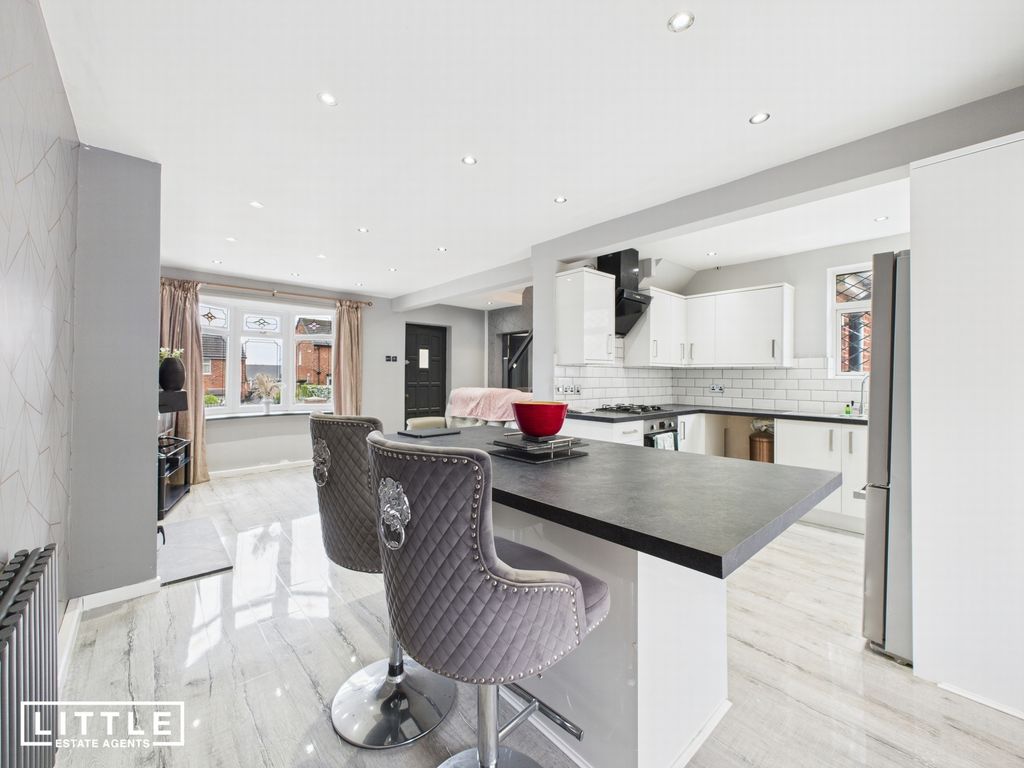 Property photo 2 of 25 Photo 12