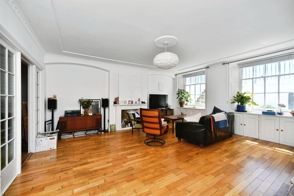 Property photo 3 of 21