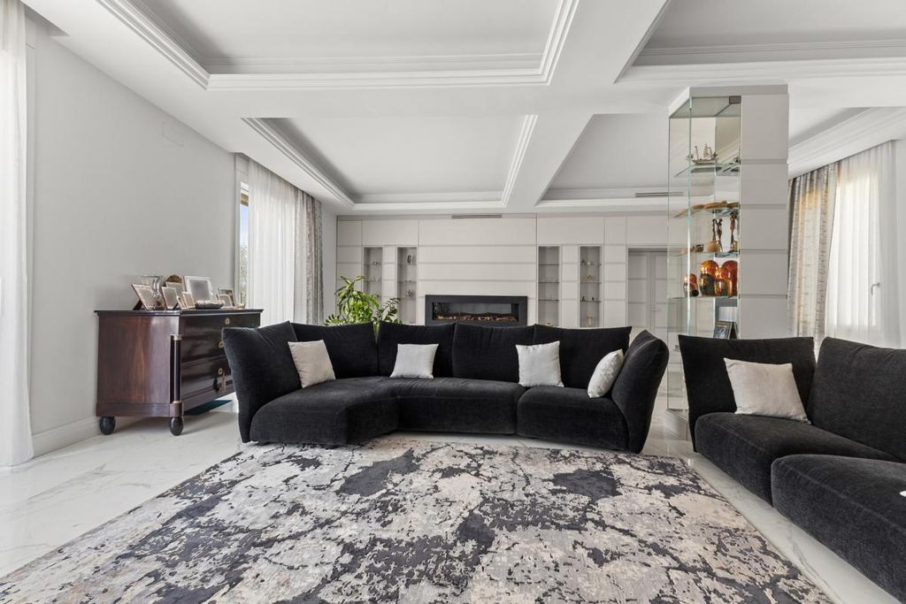 Property photo 3 of 22