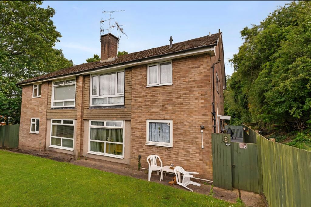 Property photo 1 of 13 Cover