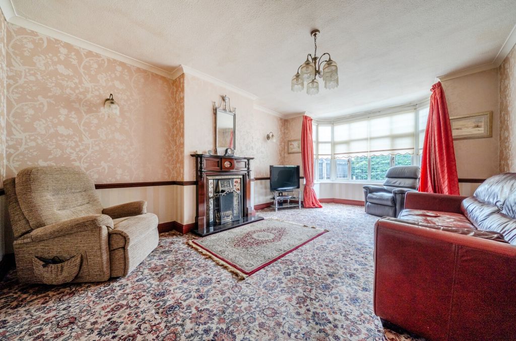 Property photo 2 of 16 1510305-7-1A01F4Eacb9Ca