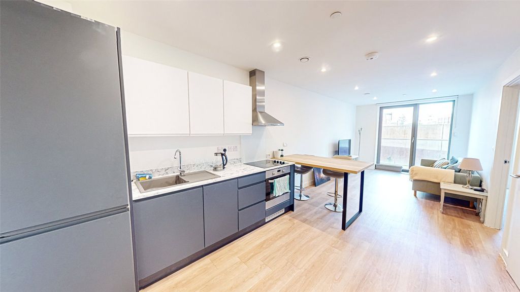 Property photo 1 of 11 Picture No. 23