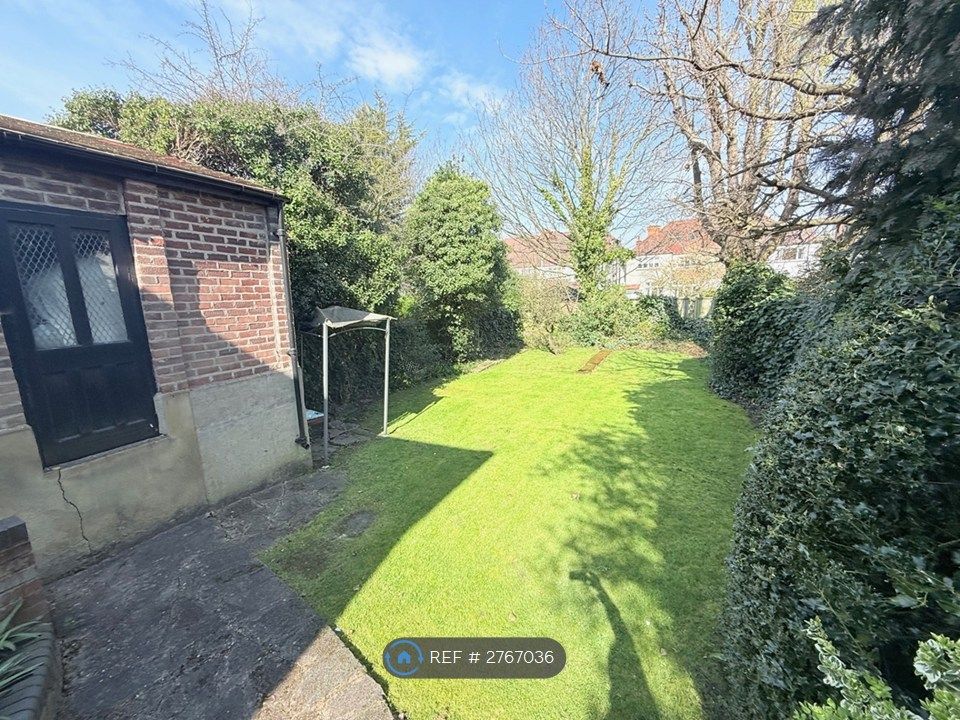 Property photo 2 of 23